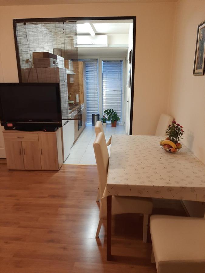 Apartment Mia Rovinj Bagian luar foto